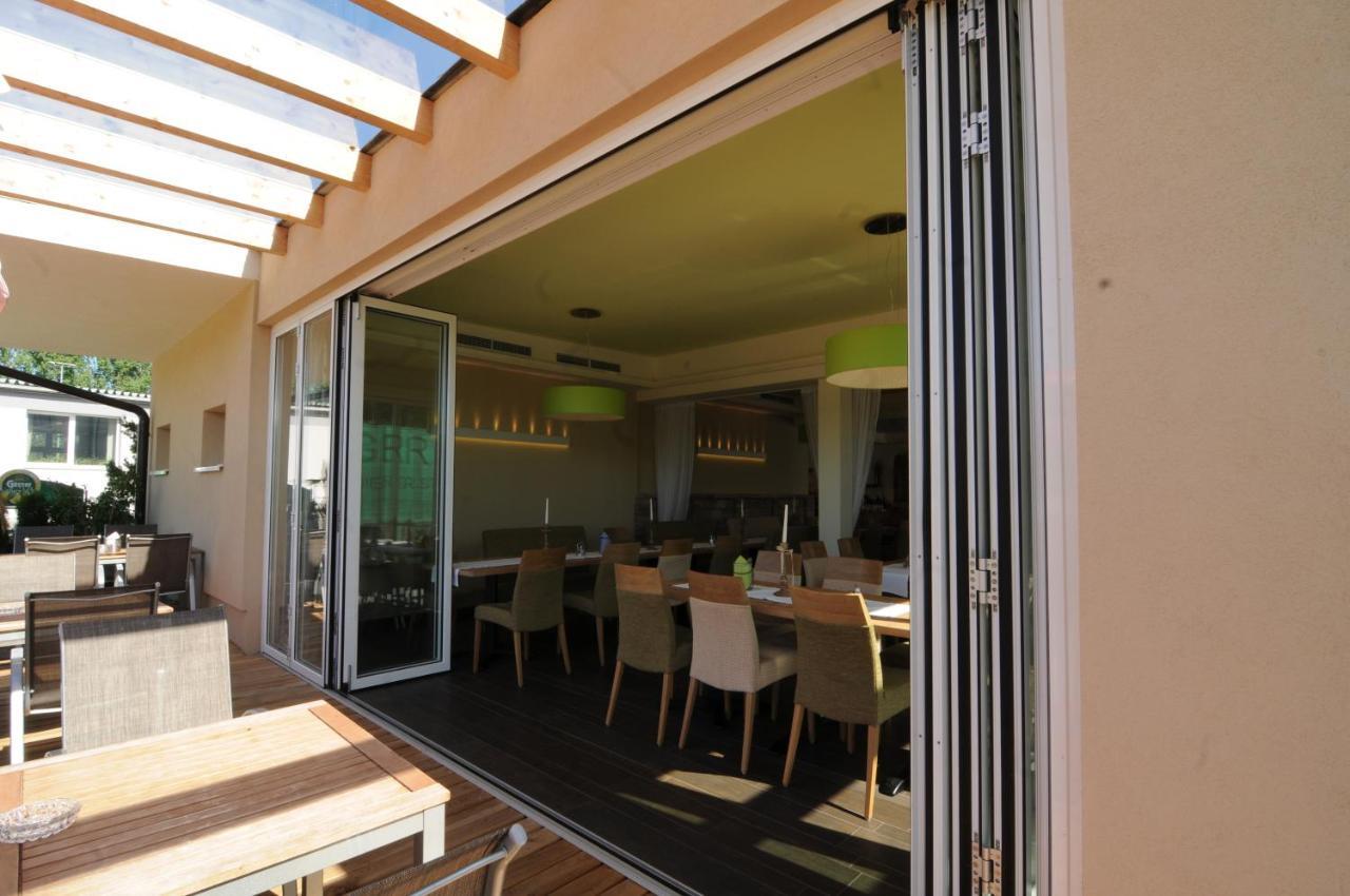 Hotel Restaurant Fidi Wolfsthal  Buitenkant foto